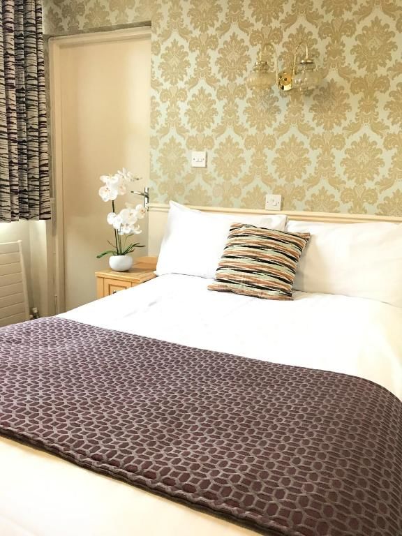 Отель Club House Hotel Kilkenny Килкенни