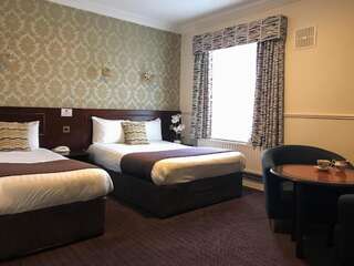 Отель Club House Hotel Kilkenny Килкенни Двухместный номер с двуспальной кроватью и дополнительной кроватью-4